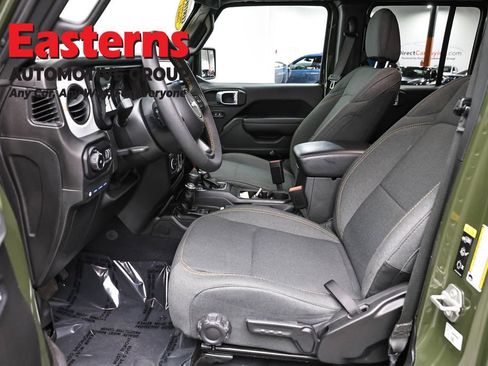 Used 2024 Jeep Wrangler Unlimited AWD/4WD image 14