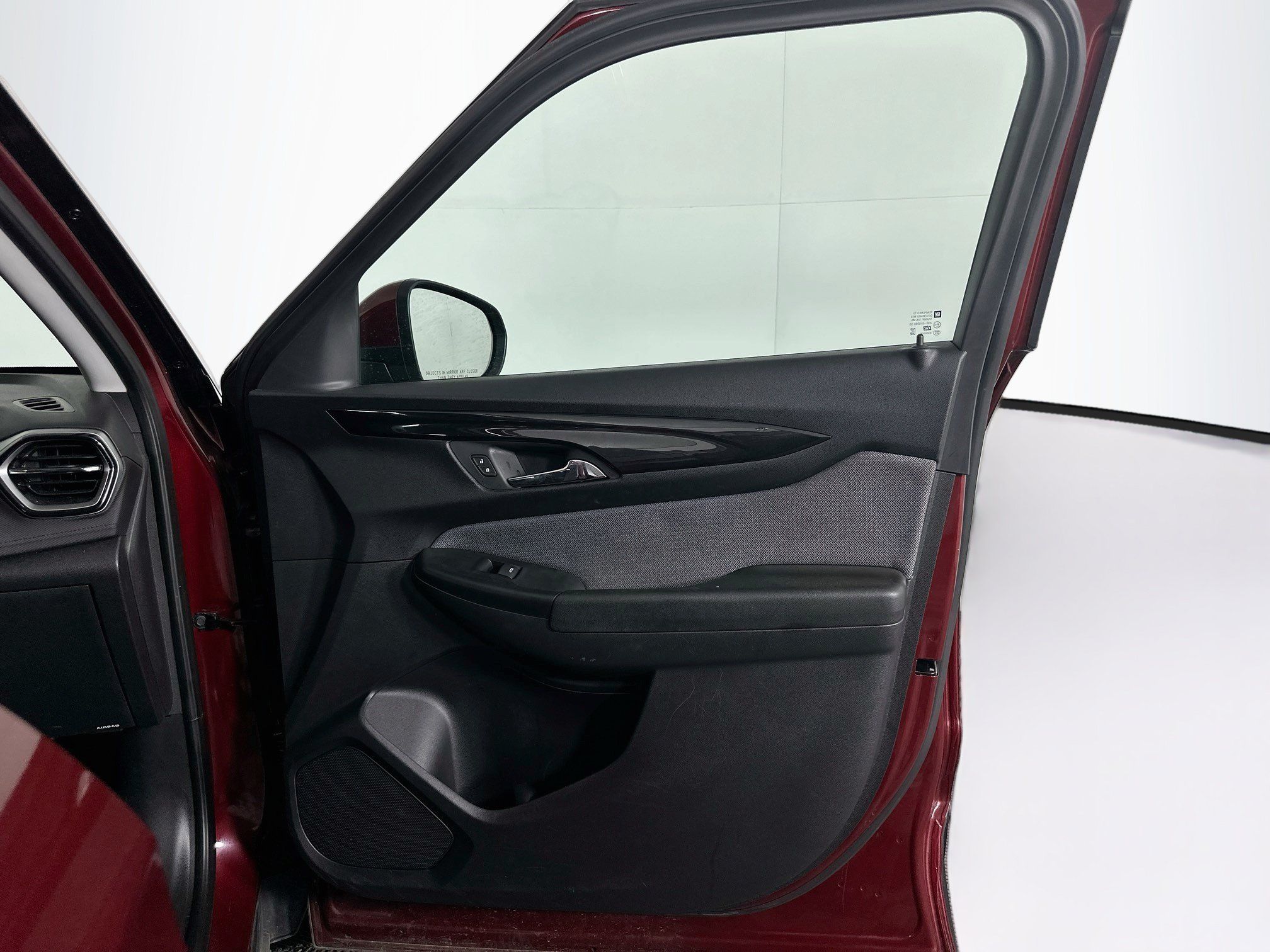 Used 2025 Chevrolet TrailBlazer LT FWD image 30