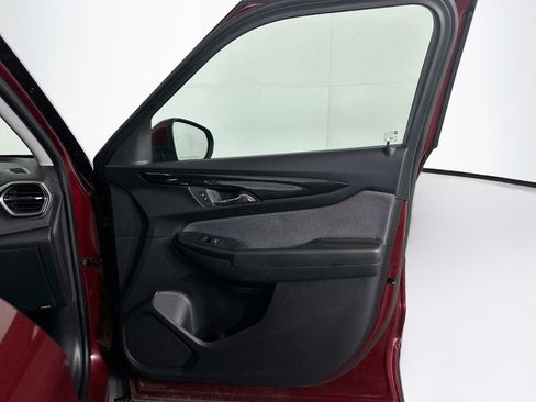 Used 2025 Chevrolet TrailBlazer LT FWD image 30