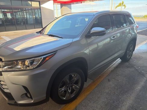 Used 2019 Toyota Highlander Limited image 2