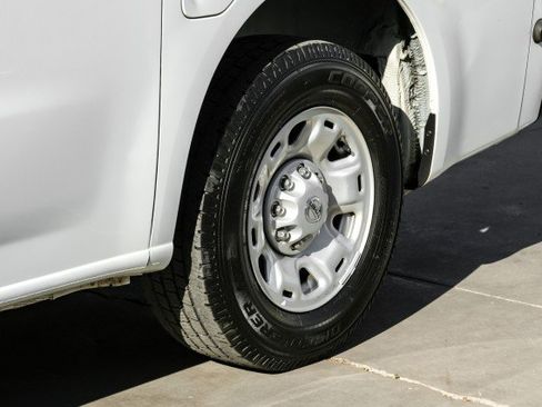 Used 2020 Nissan NV 2500 SV image 46