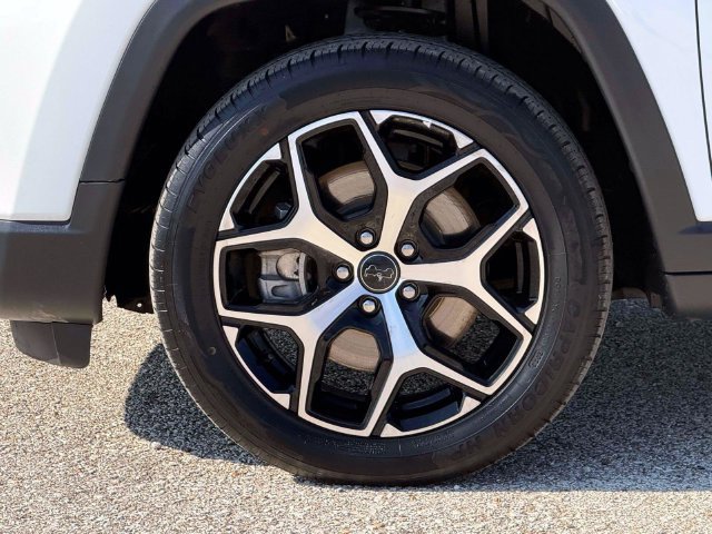 Used 2025 Jeep Compass Limited AWD/4WD image 9
