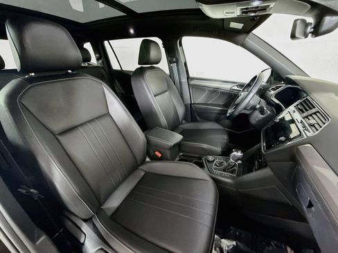 Certified 2023 Volkswagen Tiguan SE R-Line AWD/4WD image 26
