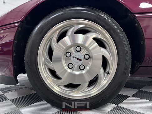 Used 1993 Chevrolet Corvette Convertible RWD image 21