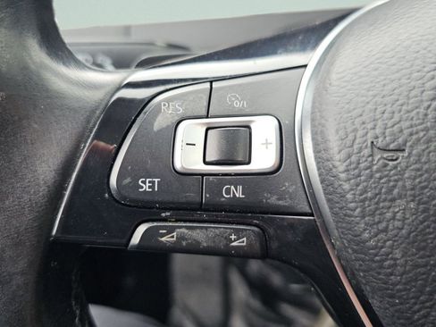 Used 2017 Volkswagen Golf SE FWD image 15