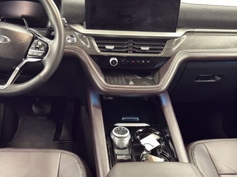 Used 2025 Ford Explorer Platinum w/ LUX Leather Package image 15