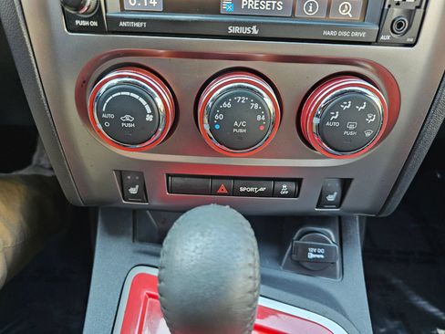 Used 2014 Dodge Challenger SXT RWD image 13