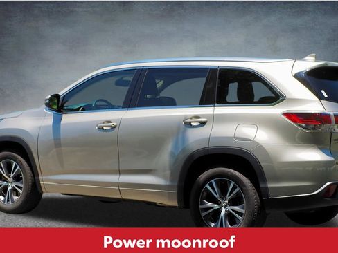Used 2016 Toyota Highlander XLE FWD image 10