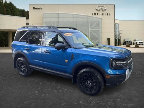 Used 2025 Ford Bronco Sport Badlands AWD/4WD image 3