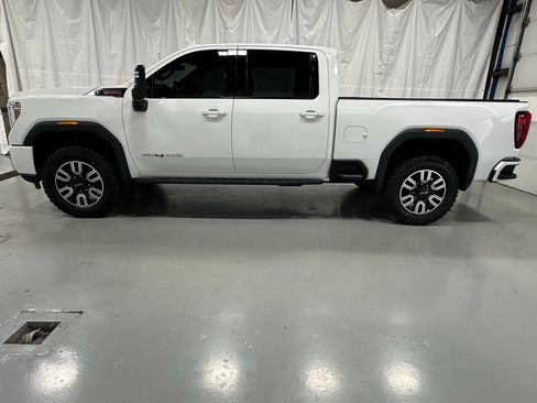 Used 2022 GMC Sierra 2500 AT4 image 4