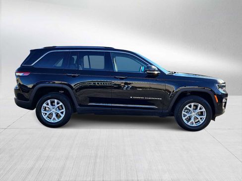 Used 2023 Jeep Grand Cherokee Limited image 9