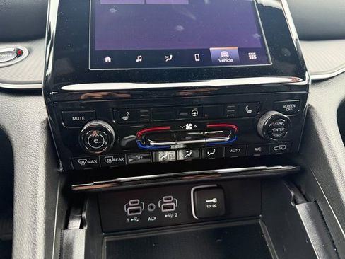 New 2025 Jeep Grand Cherokee Laredo image 29