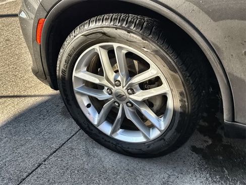 Used 2023 Dodge Durango GT image 9