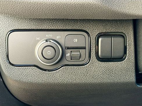 Used 2025 Mercedes-Benz Sprinter 2500 image 10