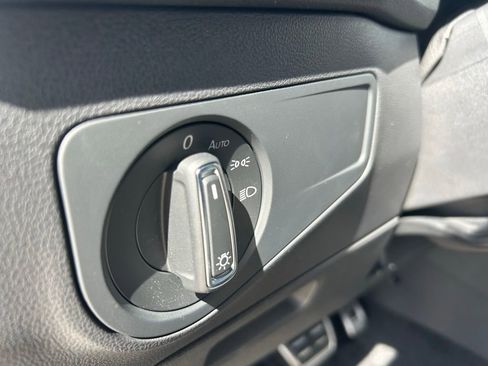 Used 2024 Volkswagen Tiguan SE R-Line image 51