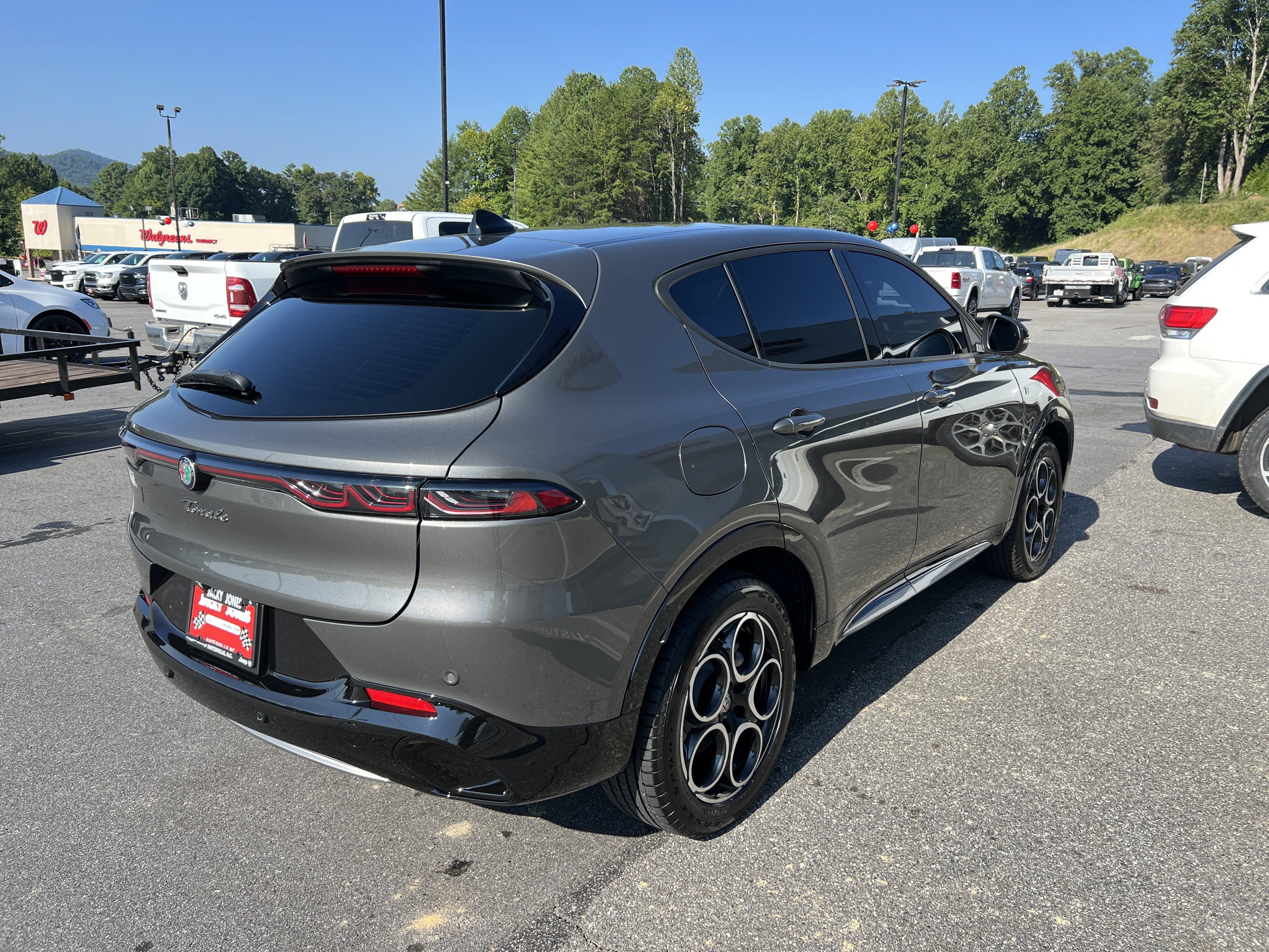 Used 2024 Alfa Romeo Tonale Ti AWD/4WD image 4