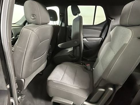 Used 2022 Chevrolet Traverse LT FWD image 27