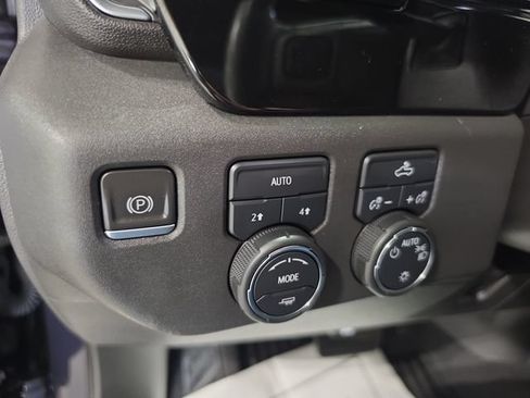 Used 2023 Chevrolet Silverado 1500 LT AWD/4WD image 19