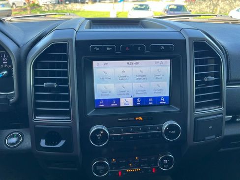 Used 2020 Ford Expedition XLT w/ Equipment Group 202A AWD/4WD image 40