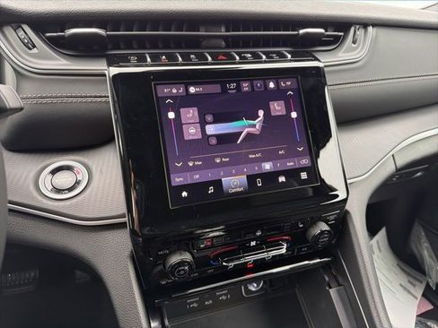New 2025 Jeep Grand Cherokee 4WD image 14