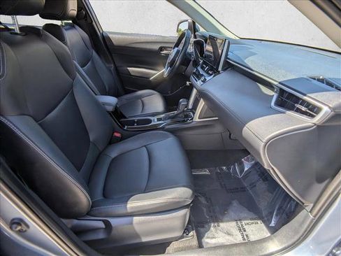 Used 2023 Toyota Corolla Cross XLE AWD/4WD image 19