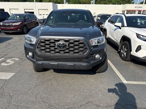Used 2022 Toyota Tacoma TRD Off-Road w/ Technology Package AWD/4WD image 5