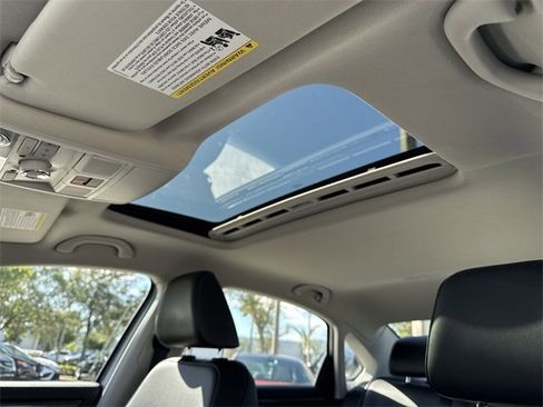 Used 2020 Volkswagen Passat 2.0T R-Line image 22