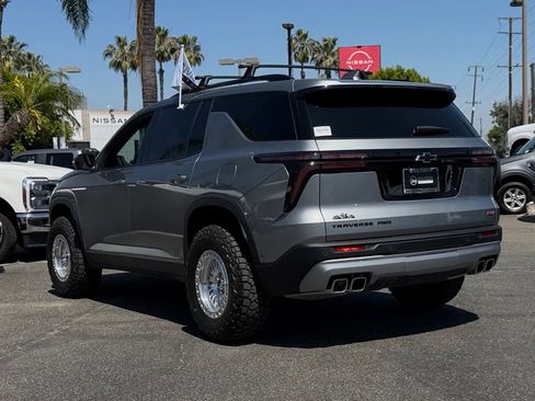 Used 2025 Chevrolet Traverse Z71 w/ Enhanced Driving Package AWD/4WD image 7