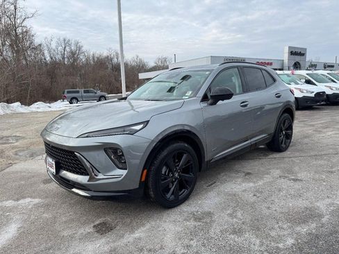 Used 2024 Buick Envision Sport Touring image 8