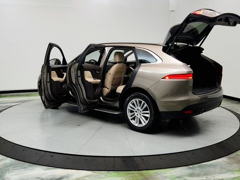 Used 2017 Jaguar F-PACE Prestige image 12