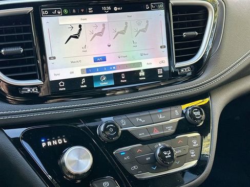 New 2026 Chrysler Pacifica Select w/ S Appearance Package image 21