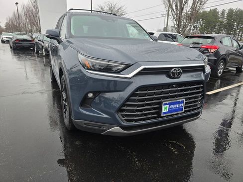 Used 2024 Toyota Grand Highlander Platinum image 10