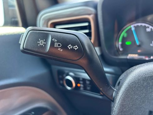 Used 2023 Ford Maverick Lariat w/ Lariat Luxury Package FWD image 25