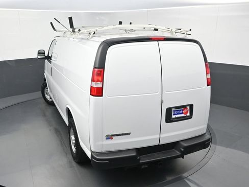 Used 2022 Chevrolet Express 2500 w/ Driver Convenience Package RWD image 28