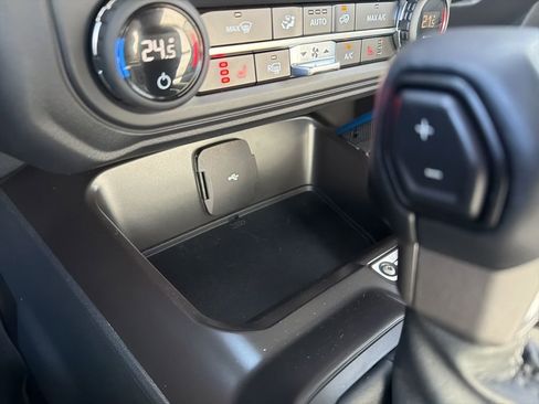 Used 2024 Ford Bronco Black Diamond AWD/4WD image 20