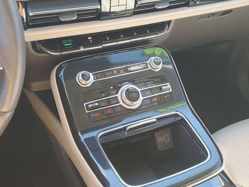 Certified 2023 Lincoln Nautilus Reserve w/ Luxury Package AWD/4WD image 22