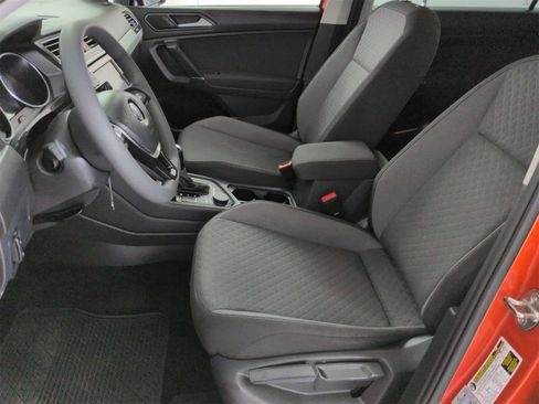 Used 2018 Volkswagen Tiguan S image 14