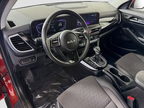 Used 2025 Kia Seltos S image 23