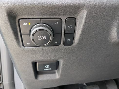 Used 2025 Ford Expedition Active AWD/4WD image 16