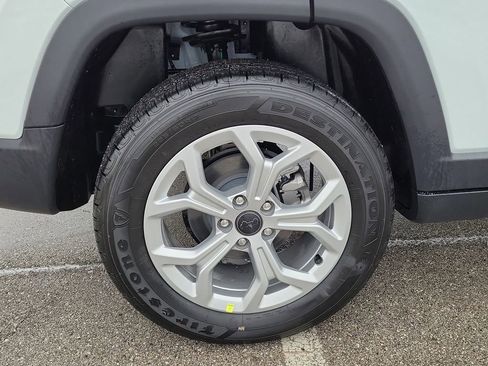 New 2026 Jeep Compass Latitude image 7