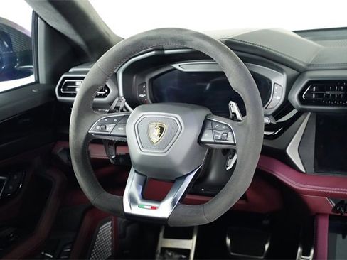 Used 2025 Lamborghini Urus SE image 42