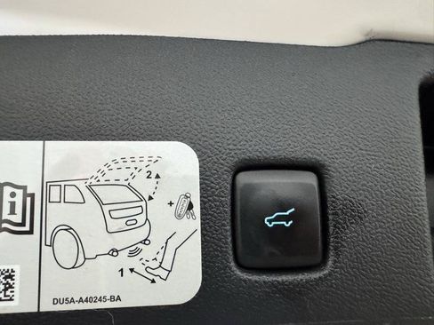 Used 2020 Ford Escape SEL AWD/4WD image 24