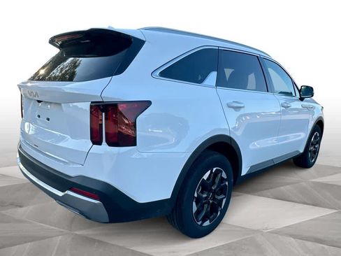 Used 2026 Kia Sorento S w/ S Panoramic Sunroof Package FWD image 8
