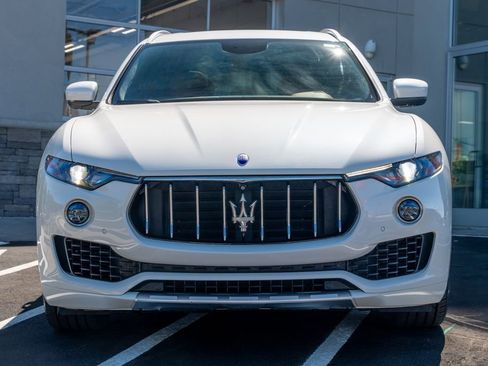 Used 2018 Maserati Levante S GranLusso AWD/4WD image 4