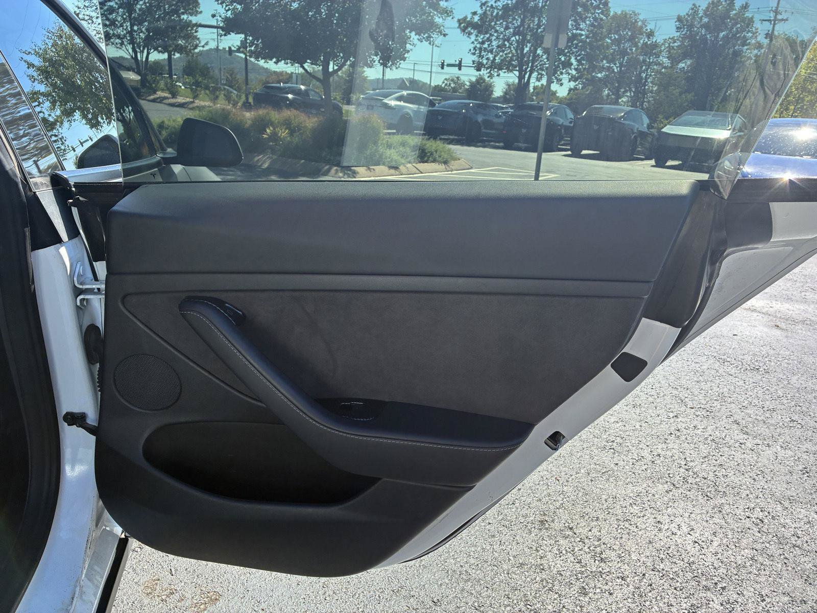 Used 2022 Tesla Model 3 Long Range AWD/4WD image 9