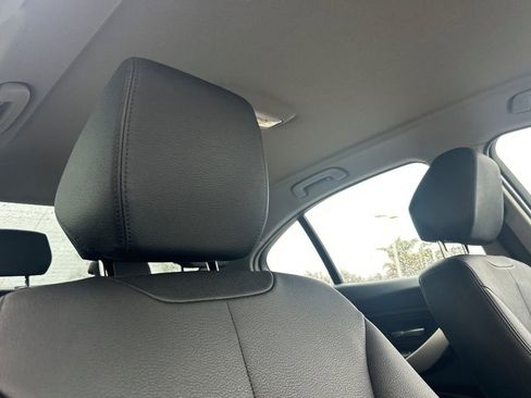 Used 2017 BMW 320i Sedan image 15