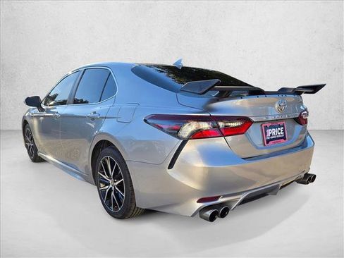 Used 2021 Toyota Camry SE image 7