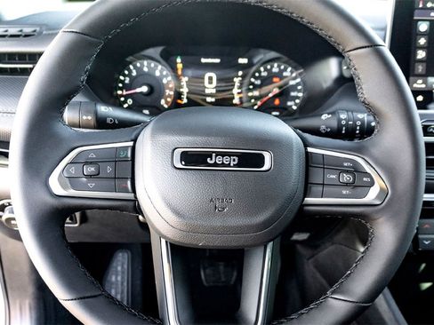 New 2026 Jeep Compass Latitude image 12