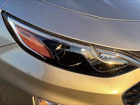 Used 2025 Chevrolet Malibu RS image 30