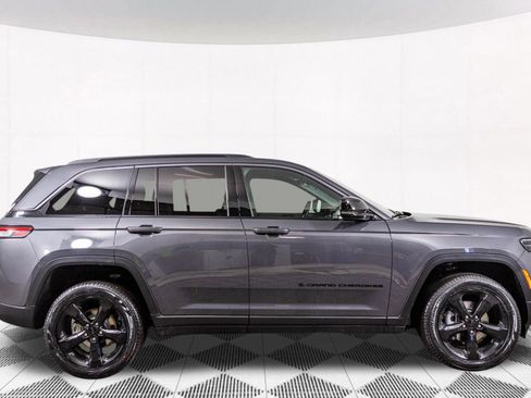 New 2026 Jeep Grand Cherokee Limited w/ Limited Altitude Package AWD/4WD image 16